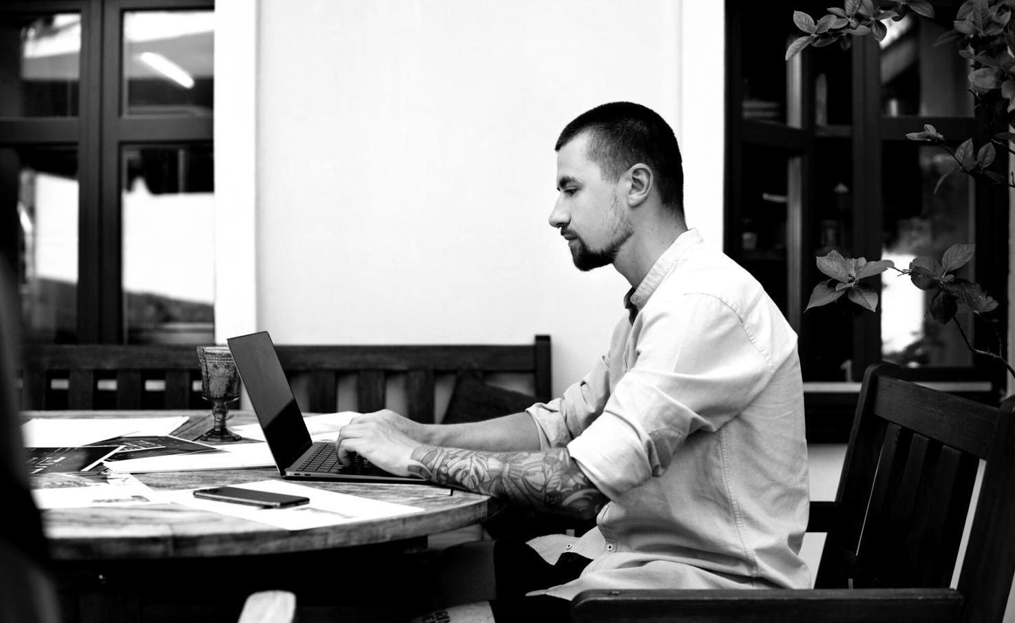 Il team zenorivexaltu durante una sessione di pianificazione strategica